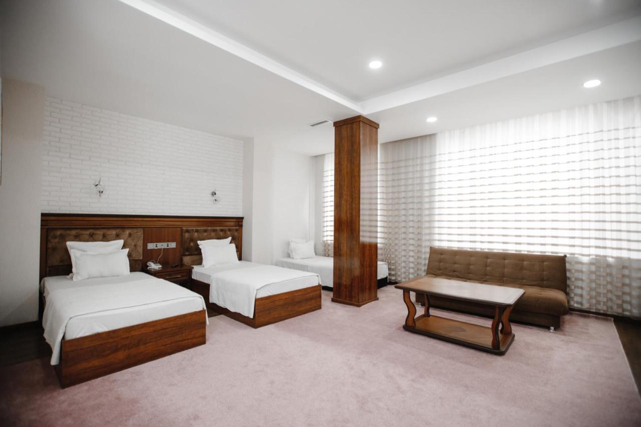 Hotel Shedevr Plaza Namangan Zewnętrze zdjęcie