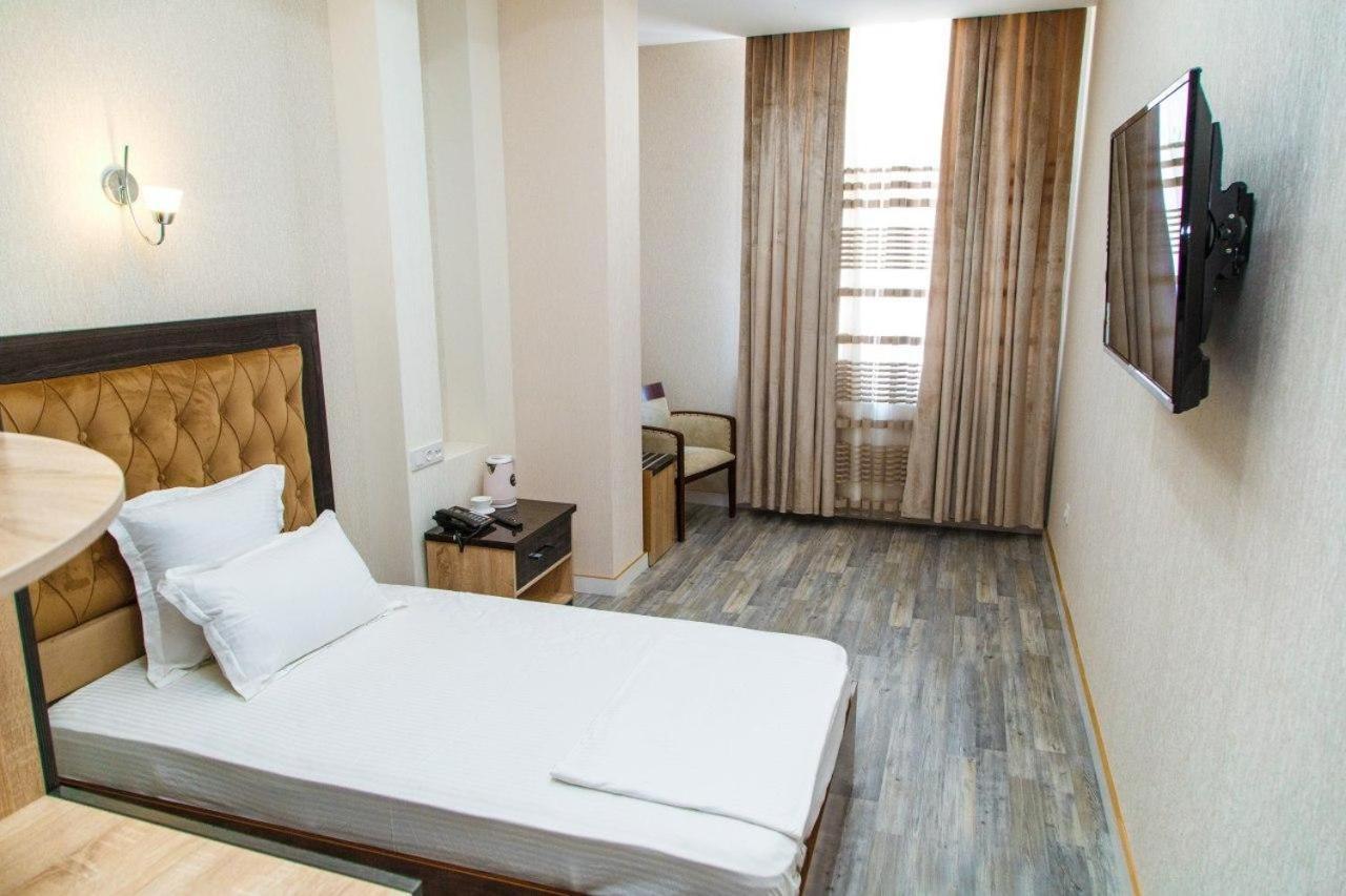Hotel Shedevr Plaza Namangan Zewnętrze zdjęcie