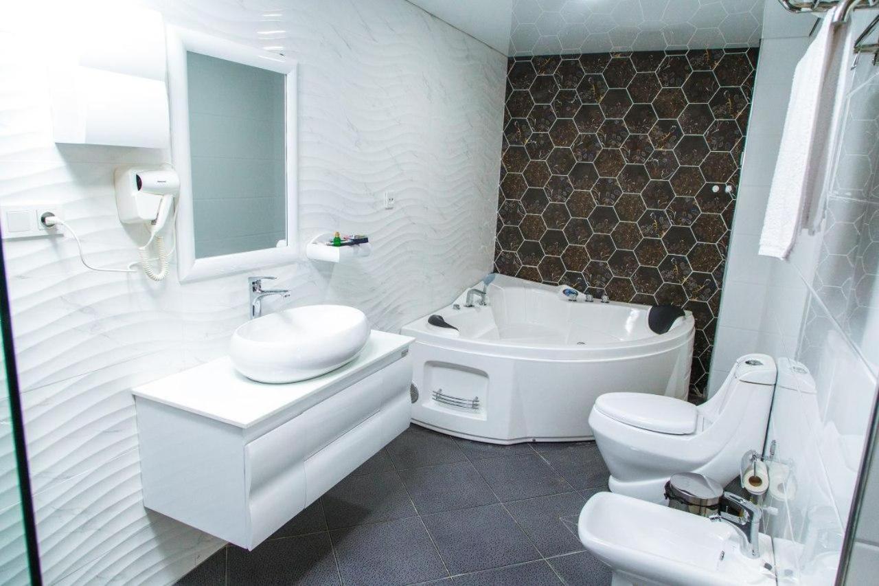Hotel Shedevr Plaza Namangan Zewnętrze zdjęcie