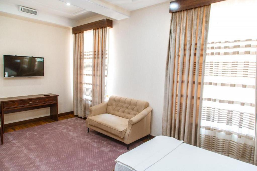 Hotel Shedevr Plaza Namangan Zewnętrze zdjęcie