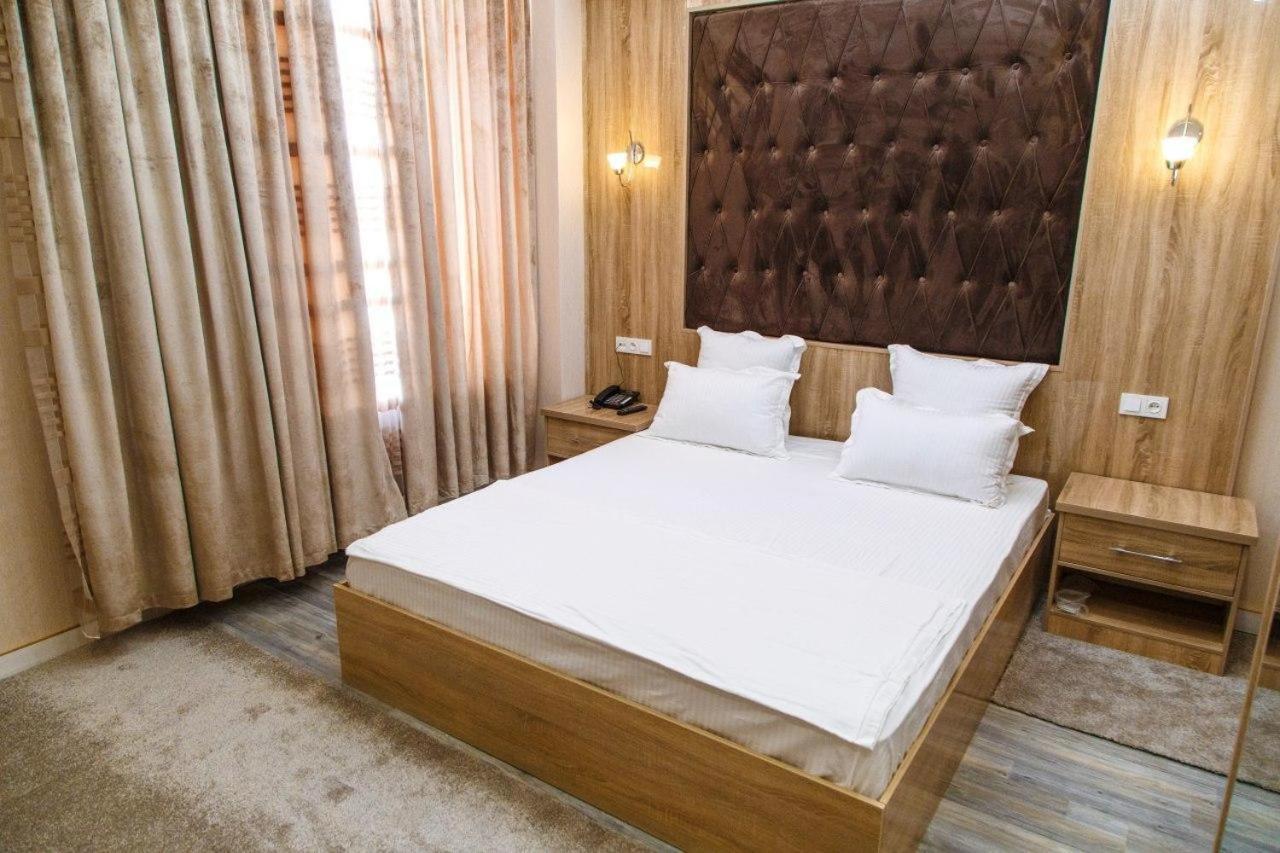 Hotel Shedevr Plaza Namangan Zewnętrze zdjęcie