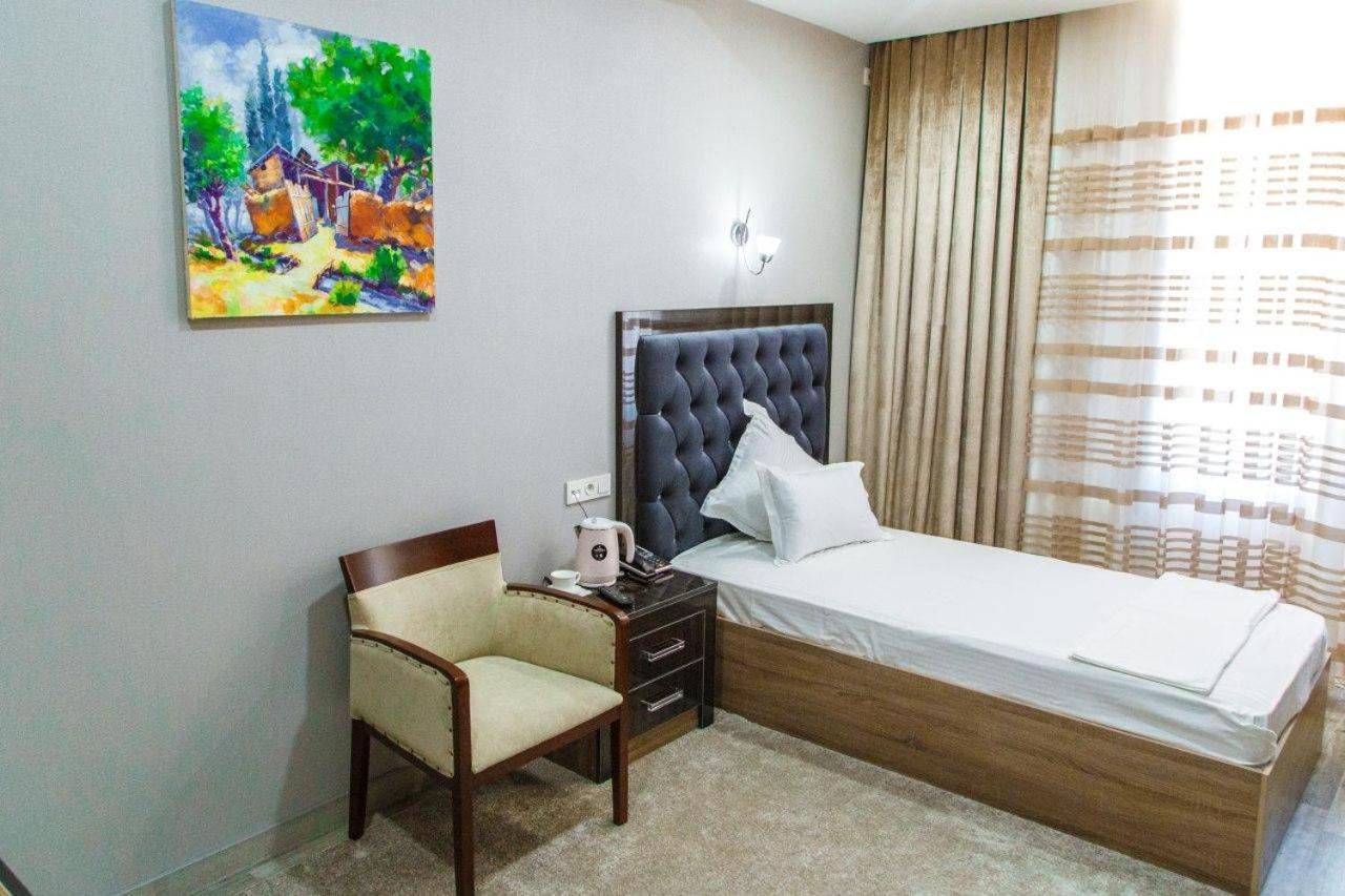 Hotel Shedevr Plaza Namangan Zewnętrze zdjęcie